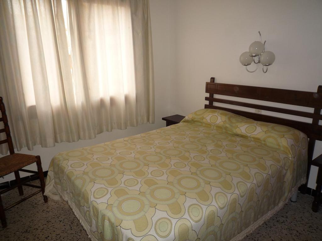 Villa Service - Apartamentos Aransol El Vendrell Ruang foto