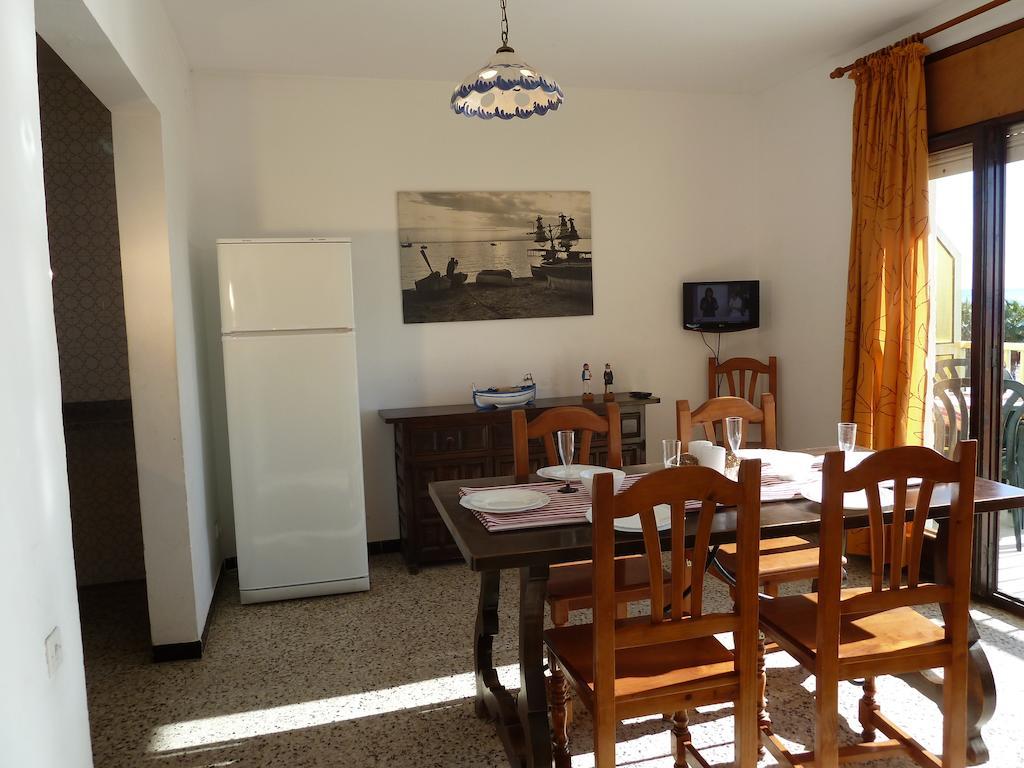 Villa Service - Apartamentos Aransol El Vendrell Ruang foto