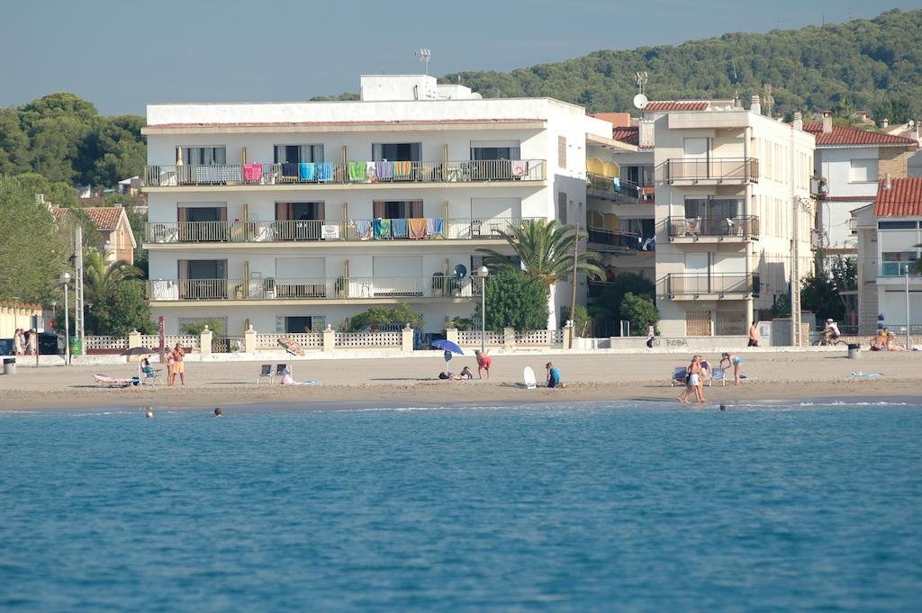 Villa Service - Apartamentos Aransol El Vendrell Ruang foto