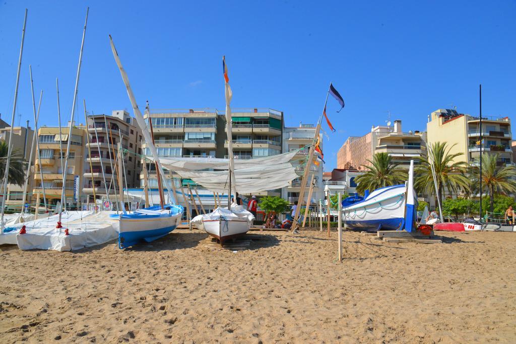 Villa Service - Apartamentos Aransol El Vendrell Bagian luar foto