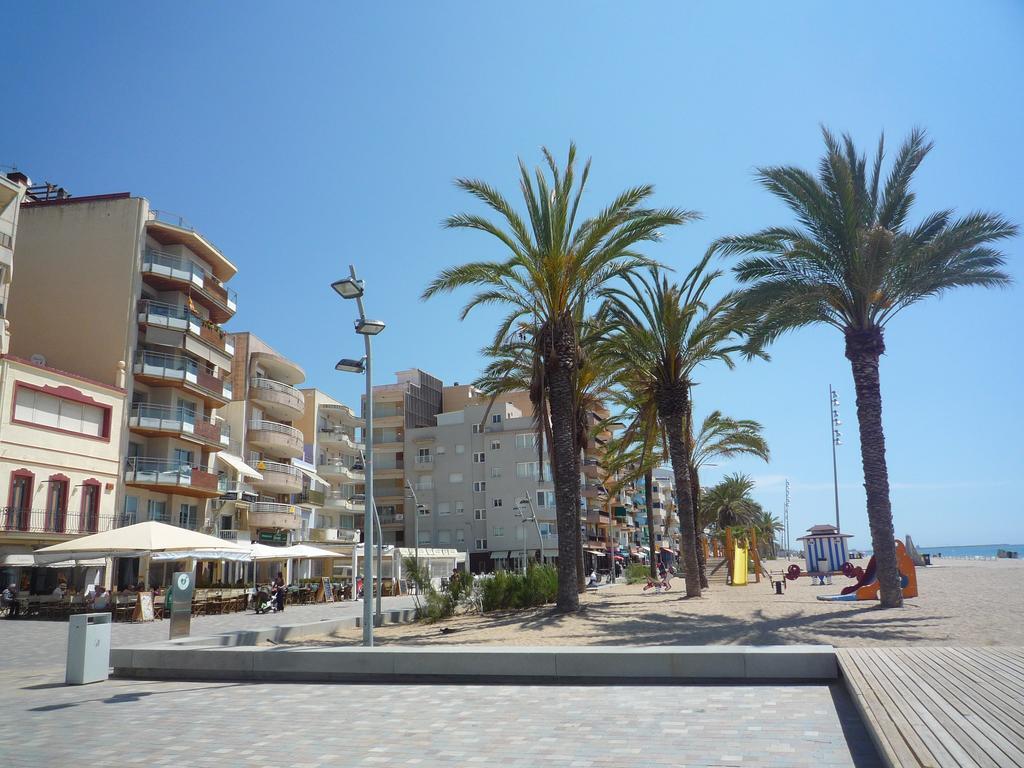 Villa Service - Apartamentos Aransol El Vendrell Bagian luar foto