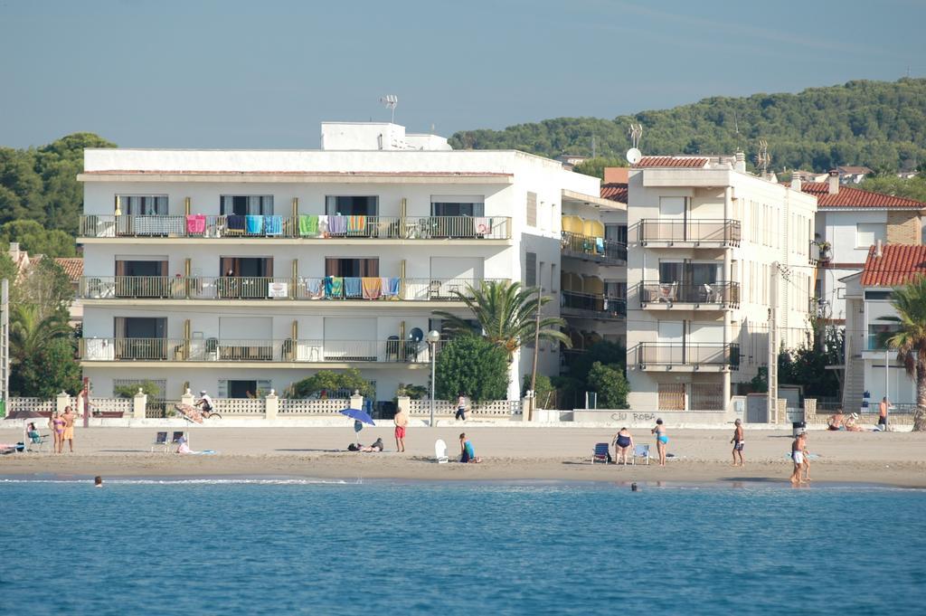 Villa Service - Apartamentos Aransol El Vendrell Bagian luar foto